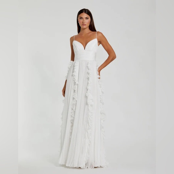 MAC DUGGALPleated Sleeveless Flowy Gown